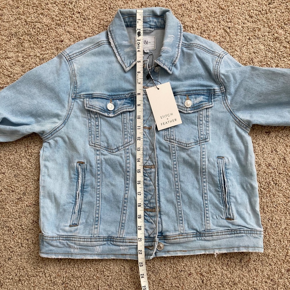 Stitch + Feather Distressed women’s denim jacket. Size L - Picture 5 of 7